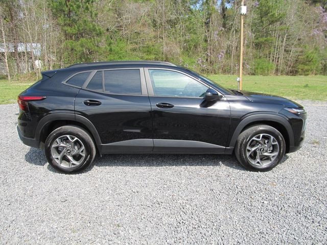 2025 Chevrolet Trax LT - Photo 7
