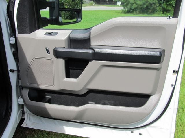 2017 Ford F-350 Super Duty Chassis Cab XL - Photo 41