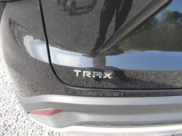2025 Chevrolet Trax LT - Photo 12
