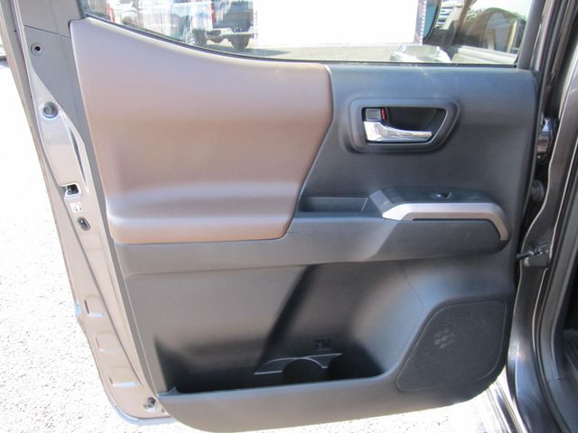 2016 Toyota Tacoma Limited - Photo 22