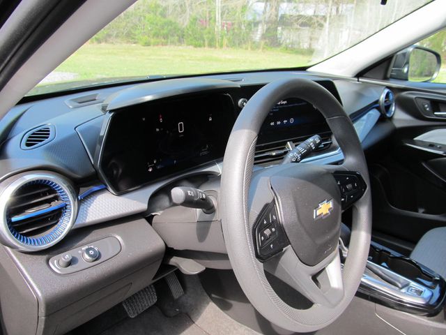 2025 Chevrolet Trax LT - Photo 19