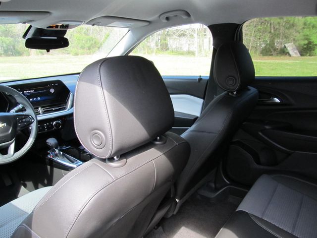 2025 Chevrolet Trax LT - Photo 26