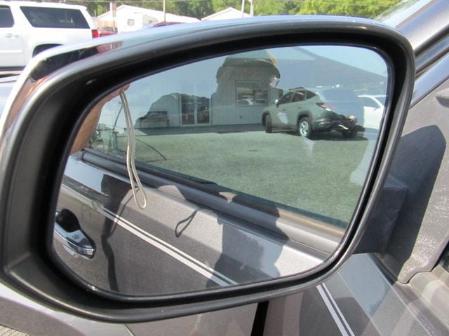 2016 Toyota Tacoma Limited - Photo 9