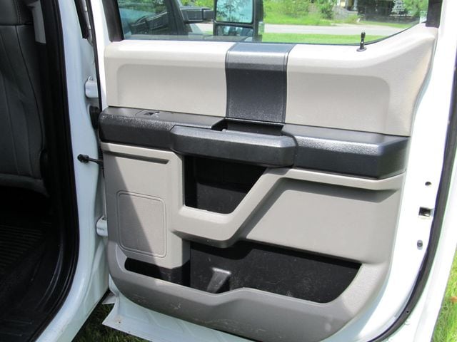 2017 Ford F-350 Super Duty Chassis Cab XL - Photo 36