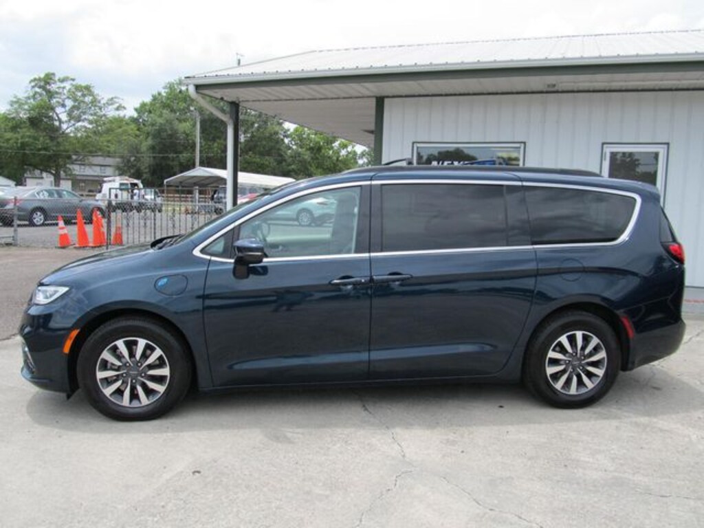 Used 2022 Chrysler Pacifica Hybrid Touring L Van Passenger Van