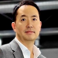 Staff member Jeff Jin Chun from ID_5039c7824ee7