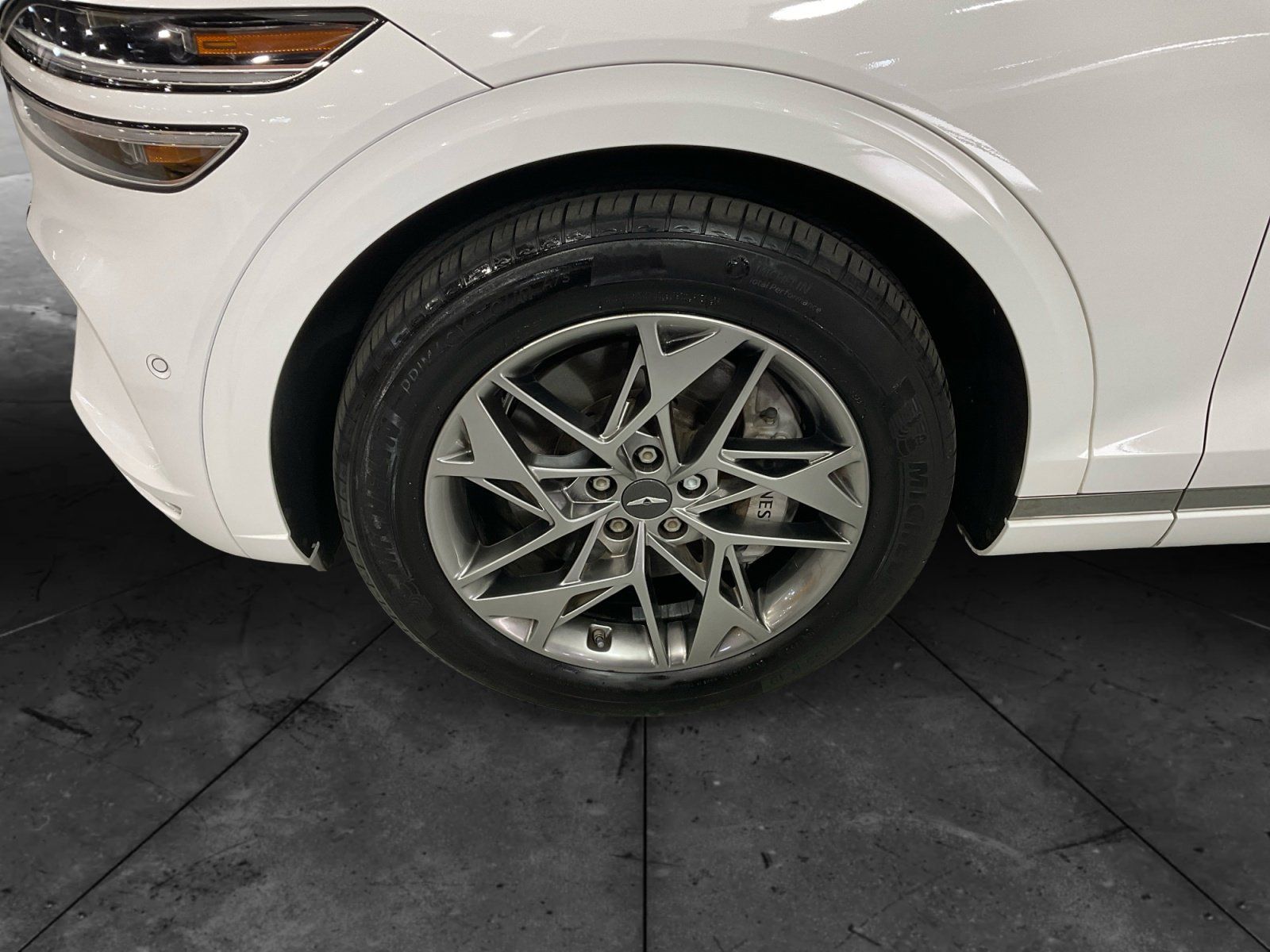 2023 Genesis GV70 2.5T photo 3