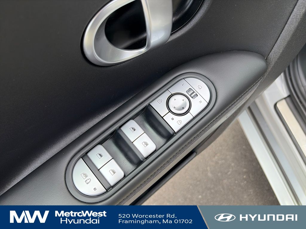 2023 Hyundai IONIQ 5 Limited - Photo 11