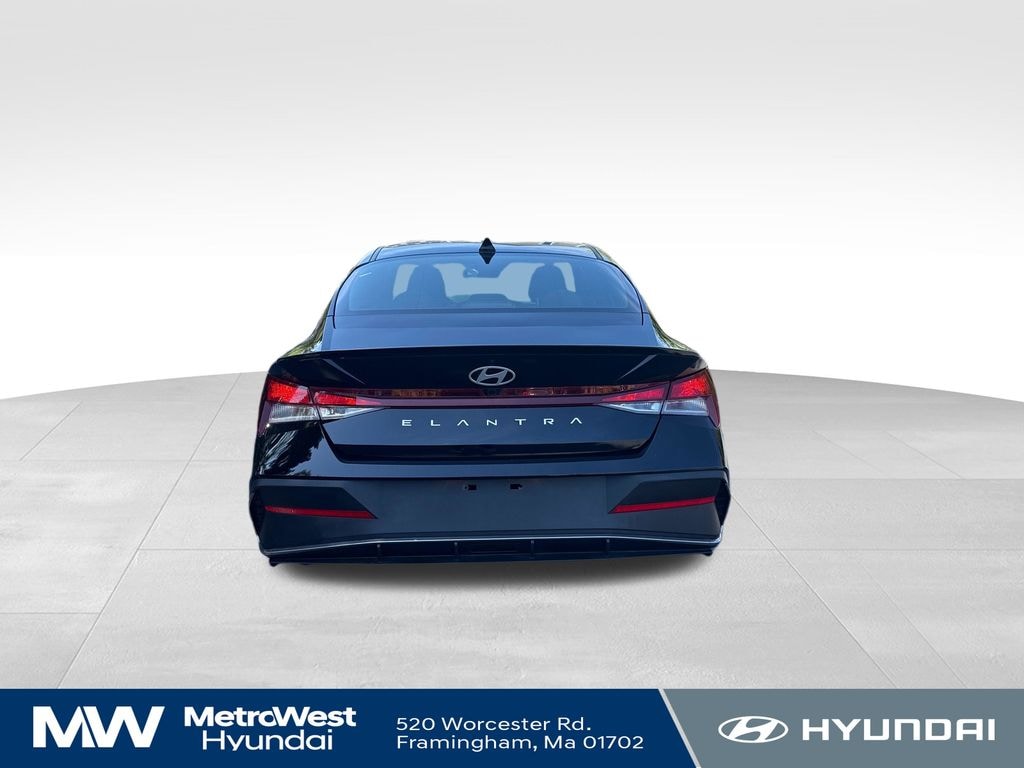 Used 2025 Hyundai Elantra SEL Sport Sedan