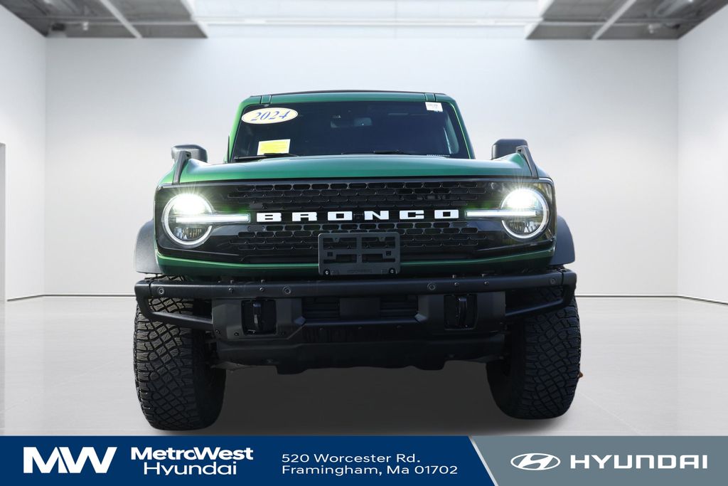 2024 Ford Bronco Wildtrak photo 2