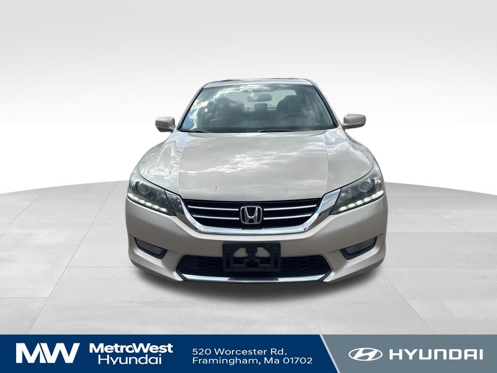 Used 2014 Honda Accord EX-L V-6 with VIN 1HGCR3F86EA038143 for sale in Framingham, MA