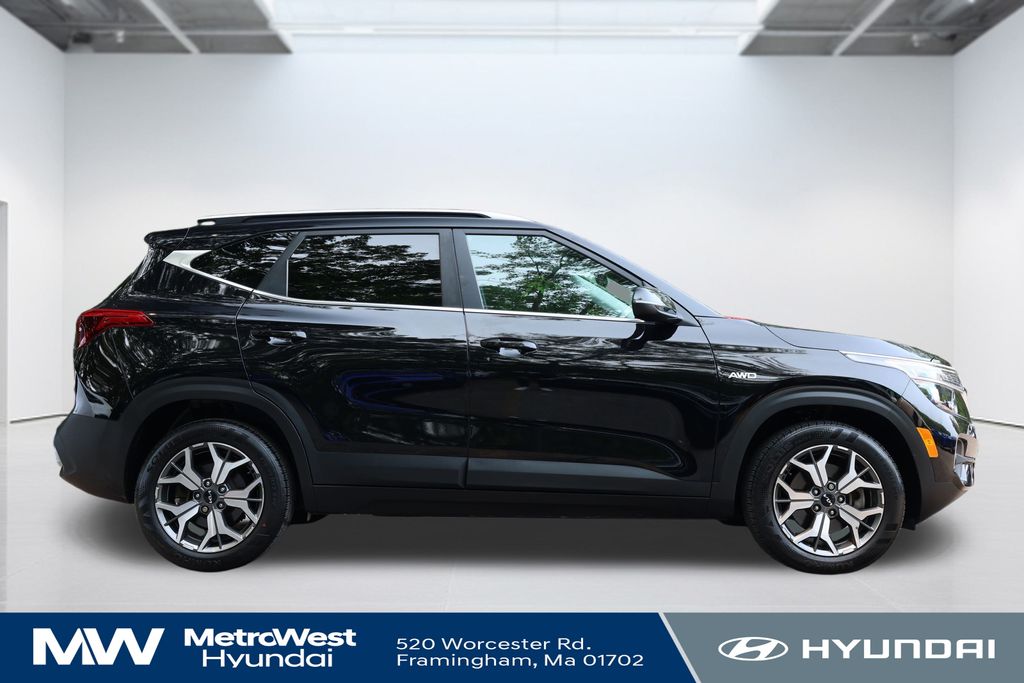 2023 Kia Seltos EX photo 4