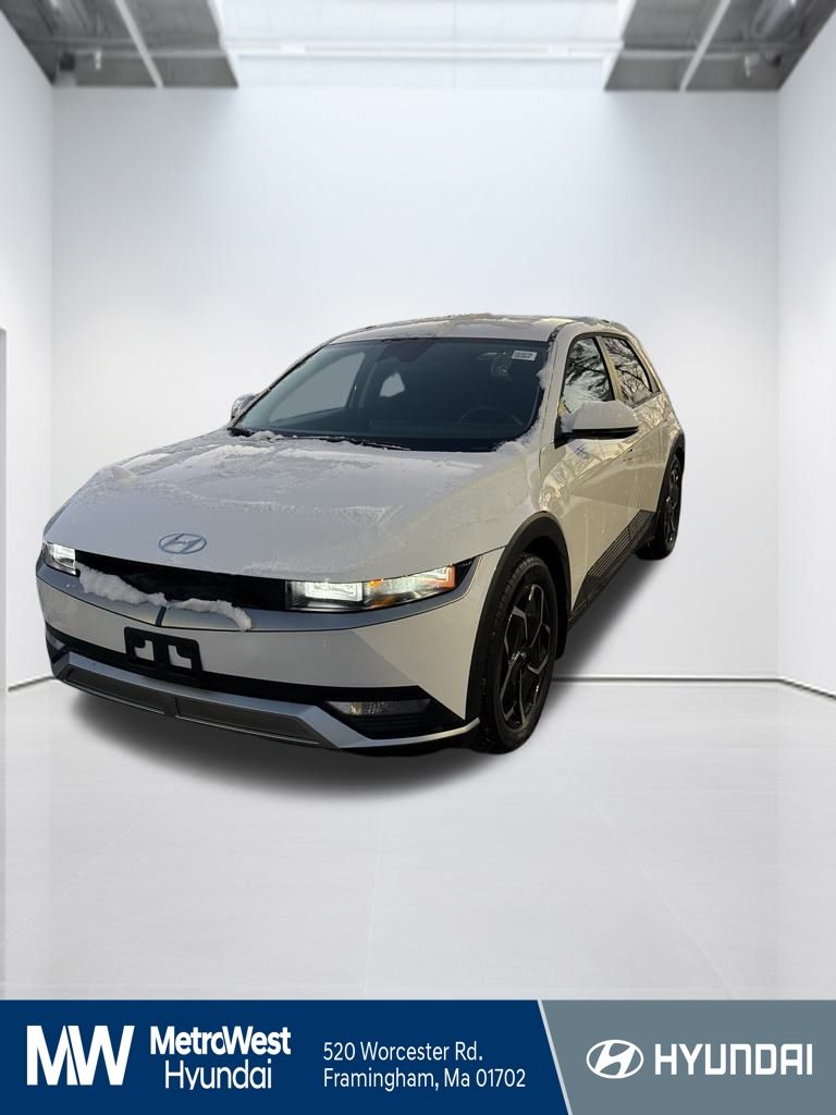 2024 Hyundai IONIQ 5 SE's photo