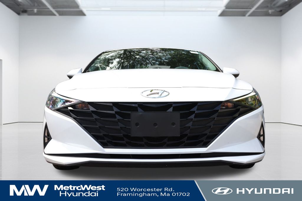 2021 Hyundai Elantra SEL photo 2