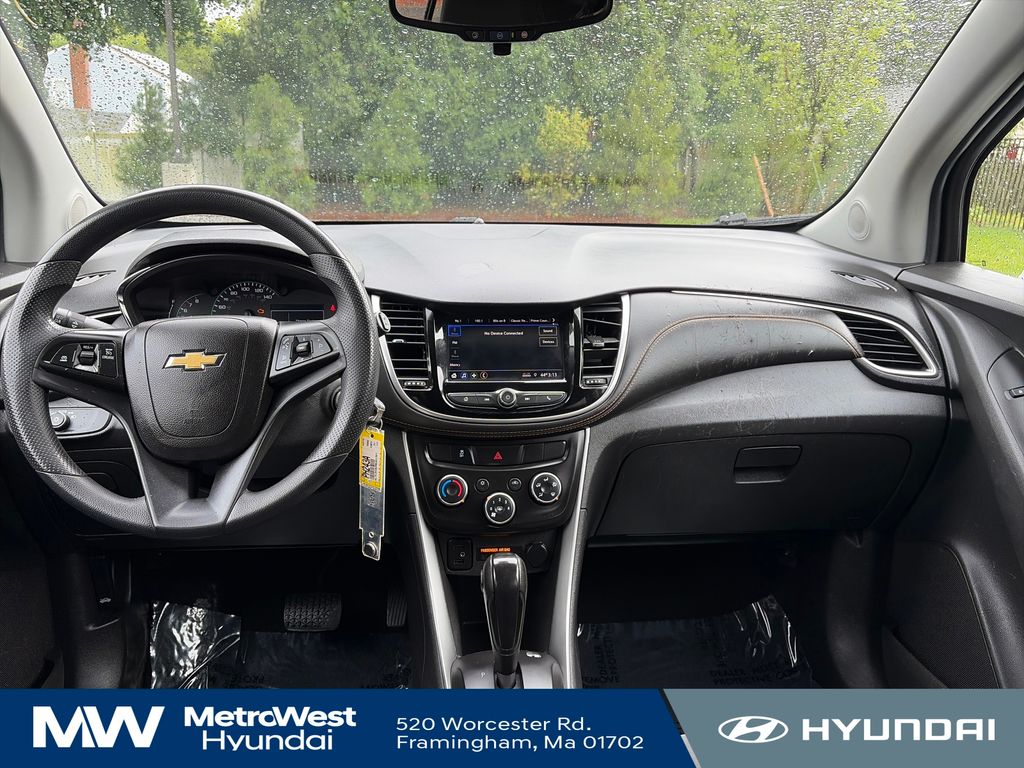 2021 Chevrolet Trax LS - Photo 12