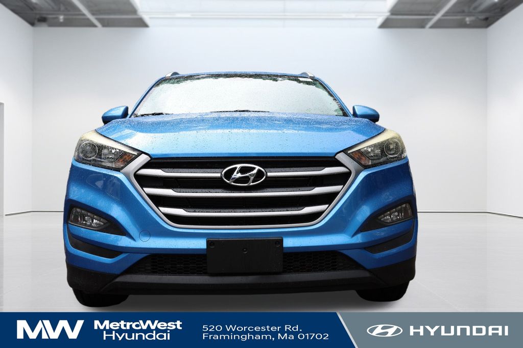 2017 Hyundai Tucson SE photo 2