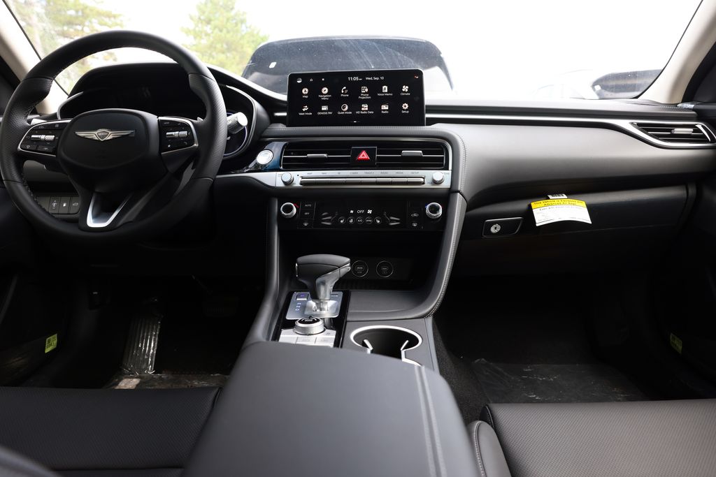 2025 GENESIS G70 Standard - Photo 14