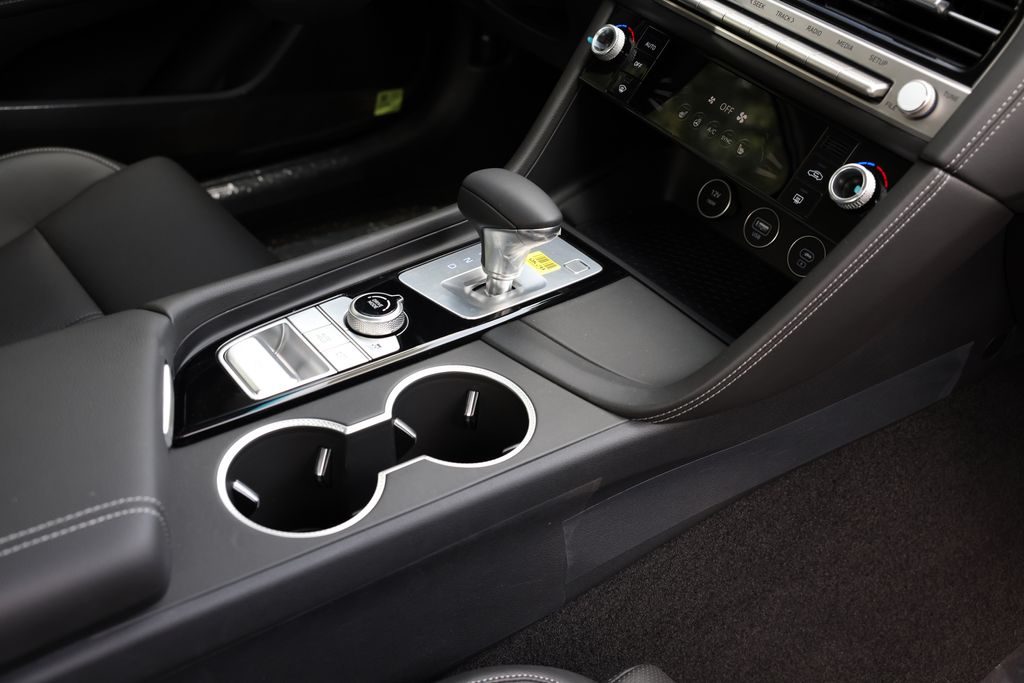 2025 GENESIS G70 Standard - Photo 24
