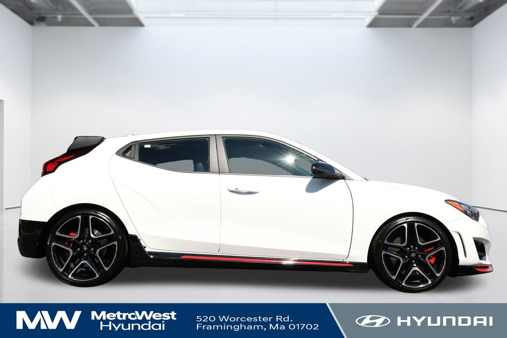 2022 Hyundai Veloster N photo 4