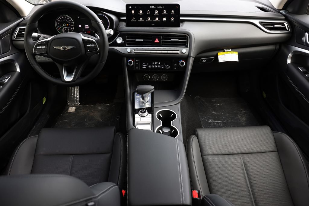2025 GENESIS G70 Standard - Photo 13
