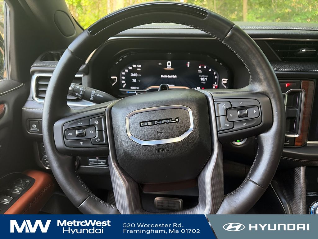 2024 GMC Yukon Denali Ultimate - Photo 13