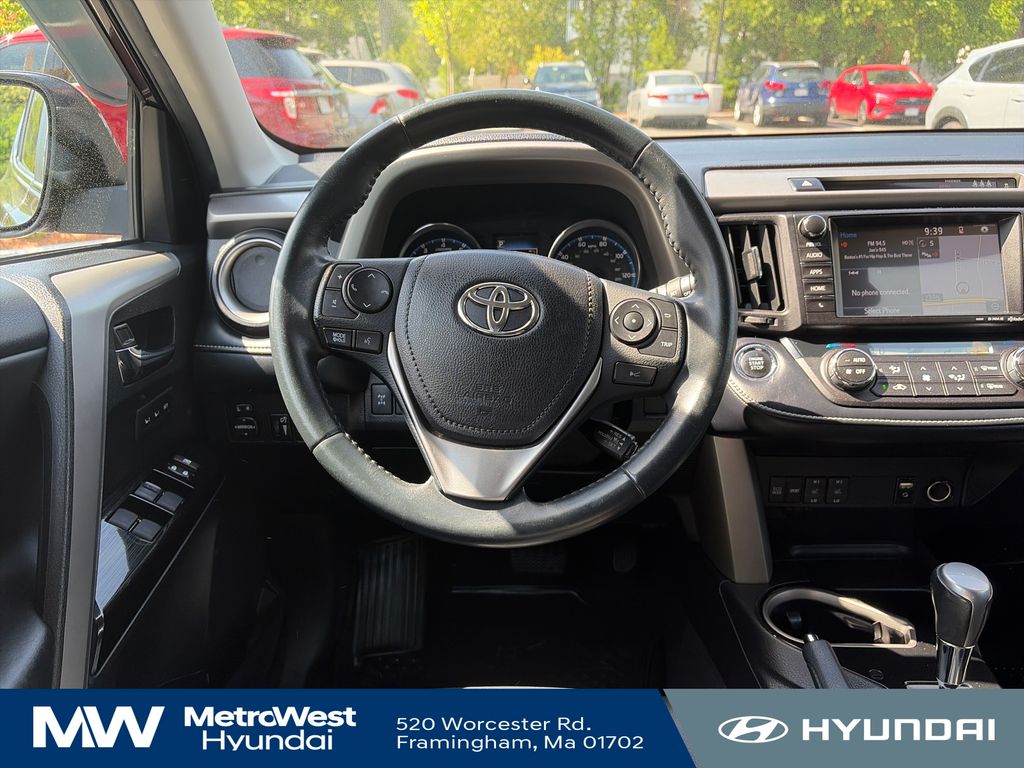 2018 Toyota RAV4 Limited - Photo 13