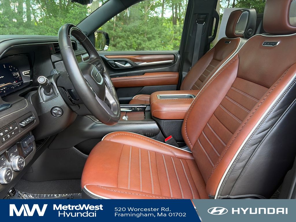 2024 GMC Yukon Denali Ultimate - Photo 8