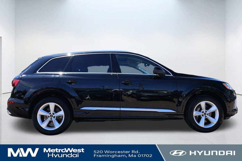 2022 Audi Q7 45 Premium photo 4