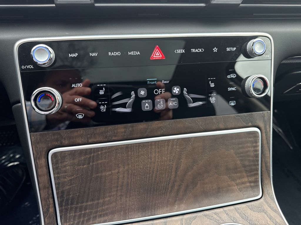 2025 GENESIS GV80 Advanced - Photo 19