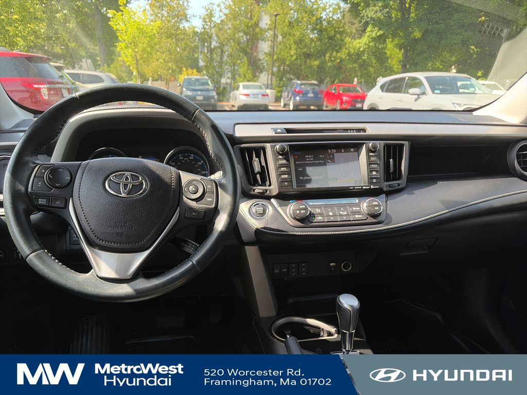 2018 Toyota RAV4 Limited - Photo 12