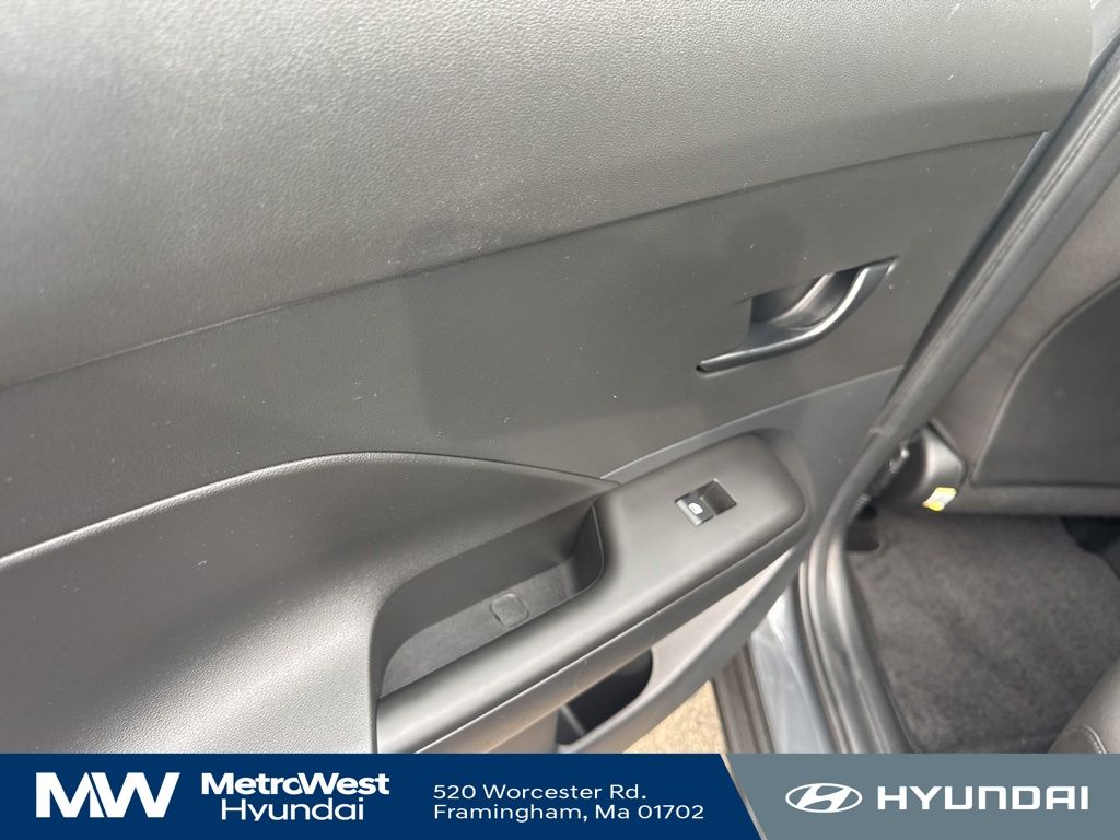 2024 Hyundai Kona SE - Photo 8