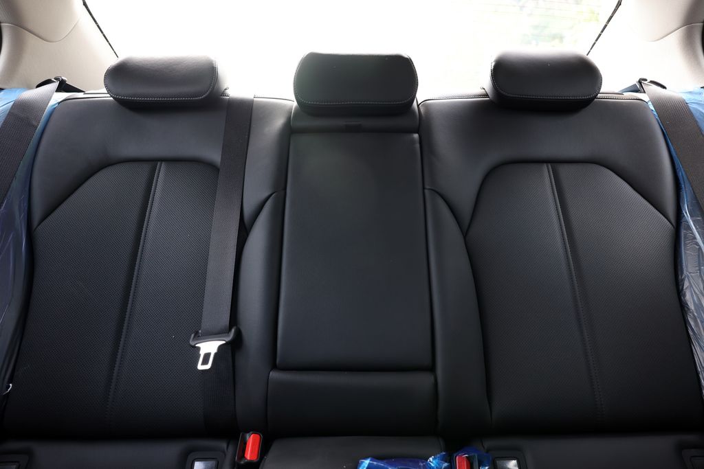 2025 GENESIS G70 Standard - Photo 26
