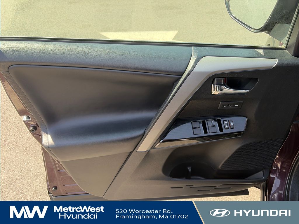 2018 Toyota RAV4 Limited - Photo 10