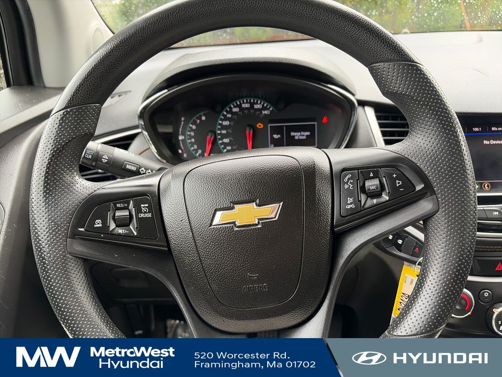 2021 Chevrolet Trax LS - Photo 14