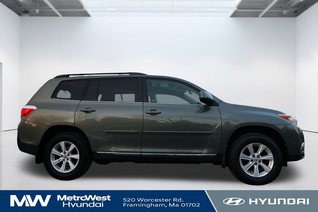 Used 2011 Toyota Highlander SE V6 SUV