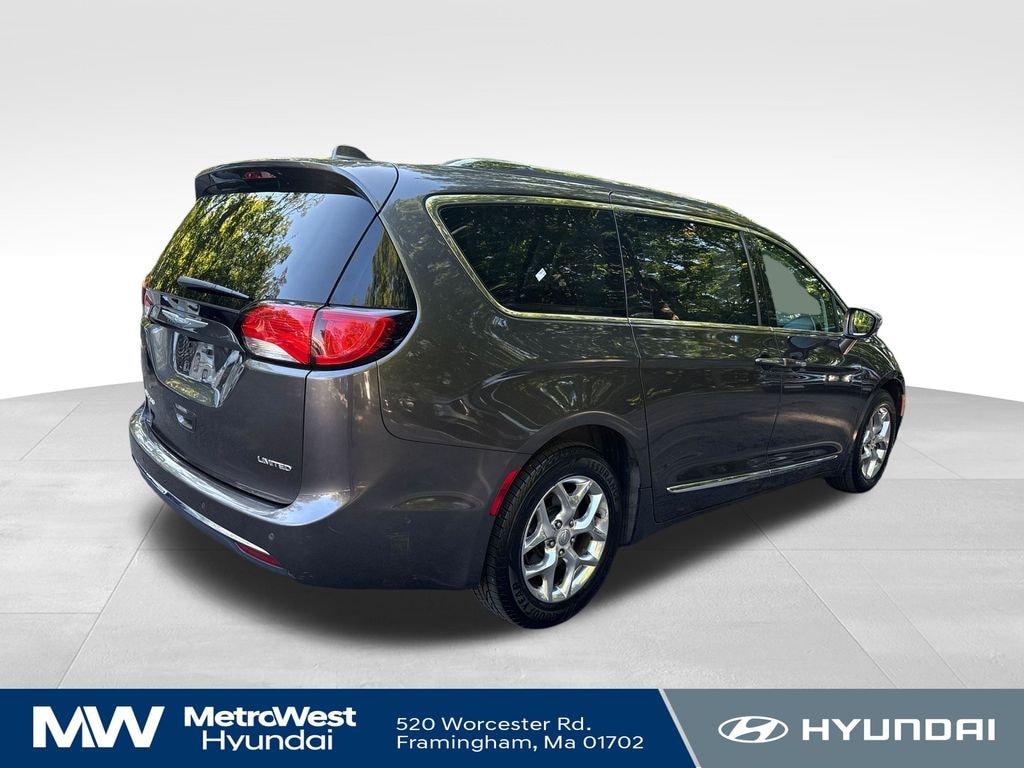 Used 2017 Chrysler Pacifica Limited Van