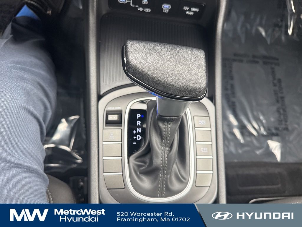 2024 Hyundai Kona SE - Photo 15