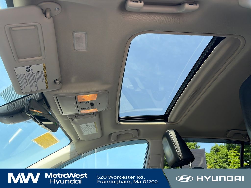 2018 Toyota RAV4 Limited - Photo 21