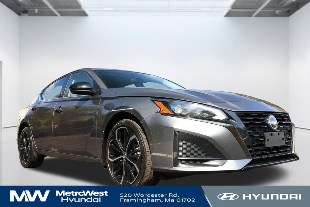 Used 2023 Nissan Altima 2.5 SR Sedan