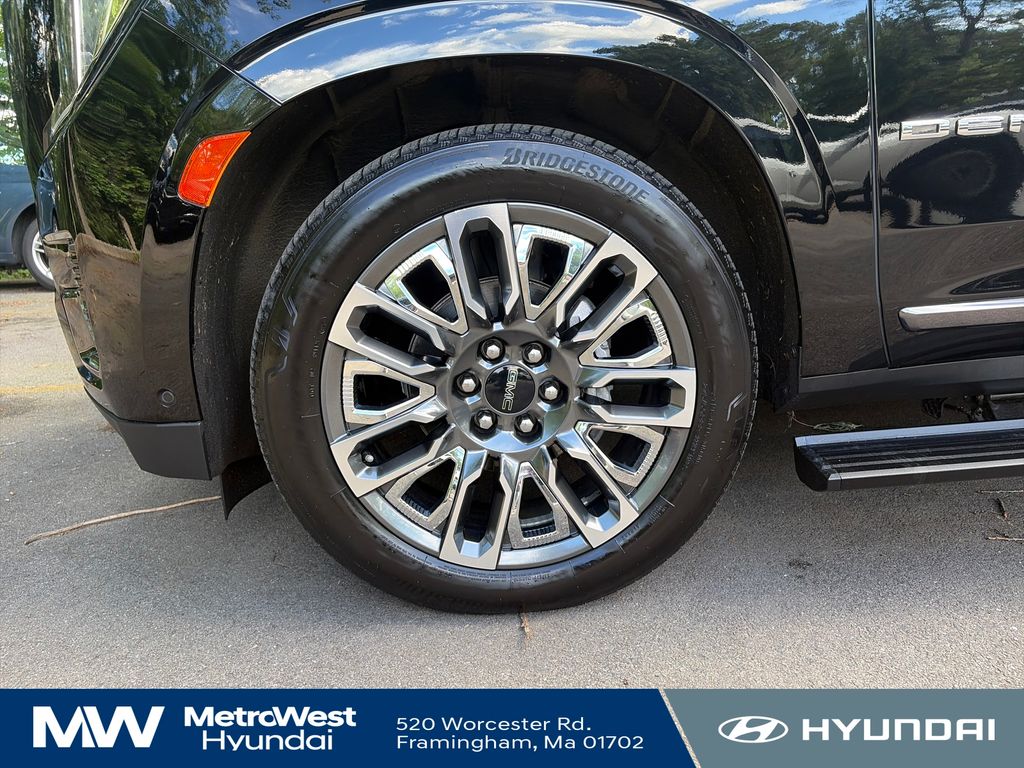 2024 GMC Yukon Denali Ultimate - Photo 26