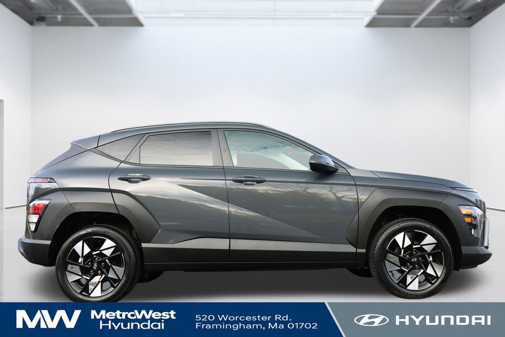 2024 Hyundai Kona SEL photo 2
