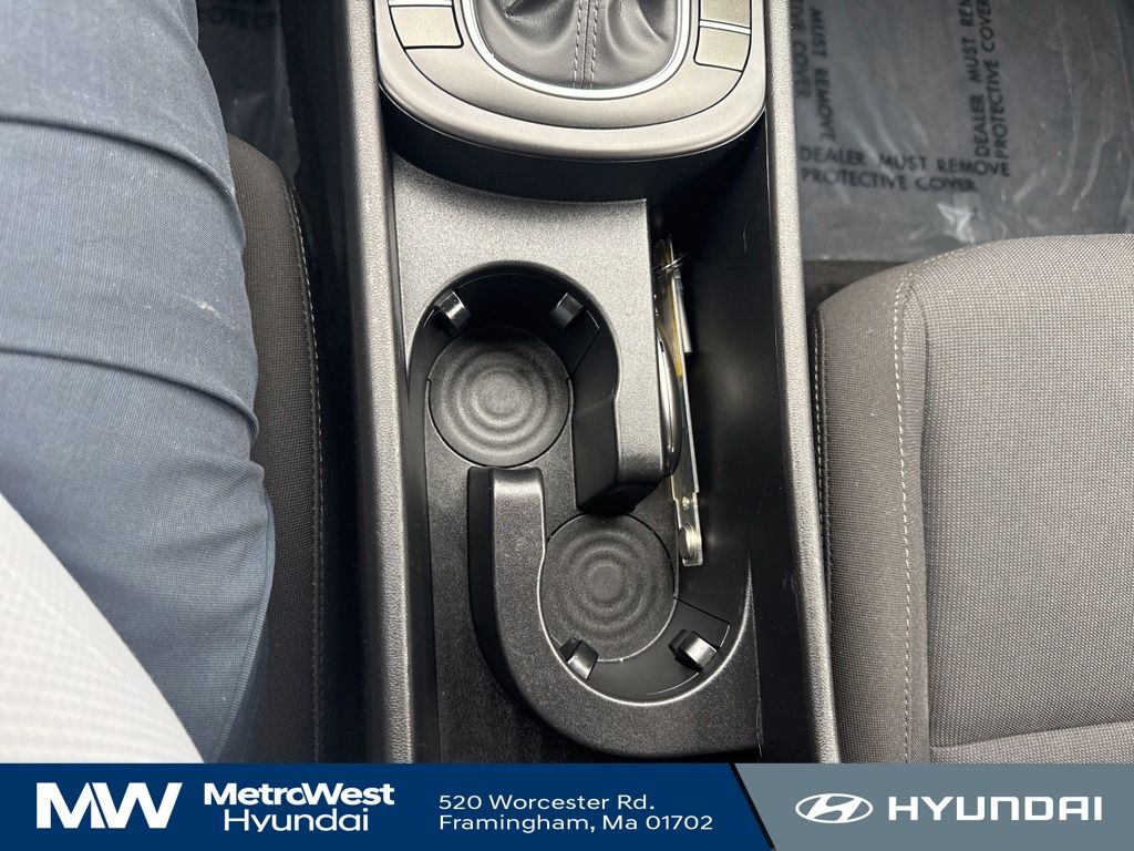 2024 Hyundai Kona SE - Photo 16