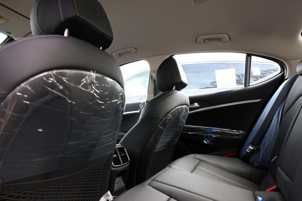 2025 GENESIS G70 Standard - Photo 22