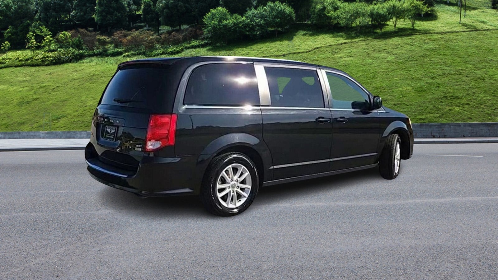 Used 2019 Dodge Grand Caravan SXT with VIN 2C4RDGCG8KR749425 for sale in Greensboro, NC