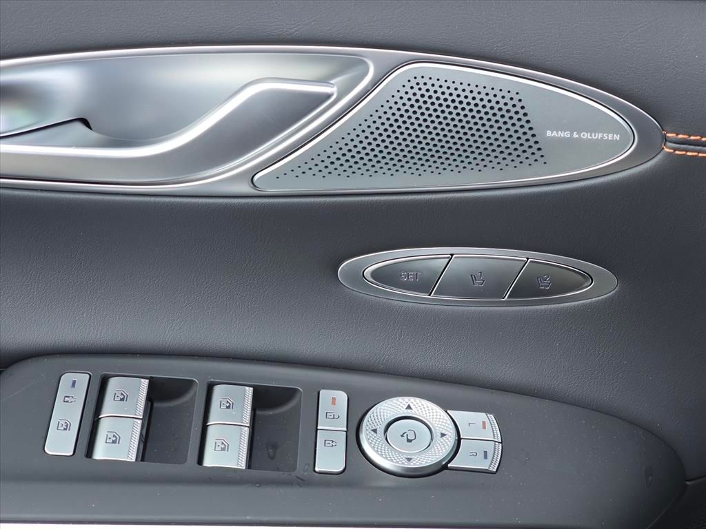 2026 GENESIS GV70 Sport Prestige - Photo 14