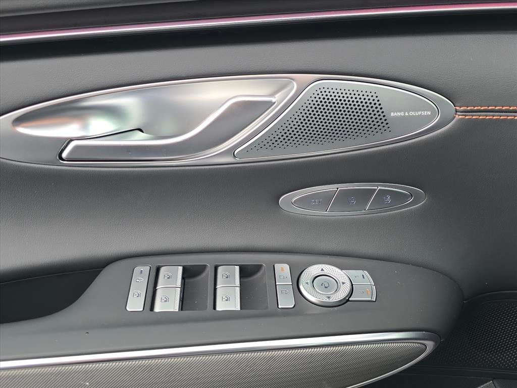 2026 GENESIS GV70 Sport Advanced - Photo 16