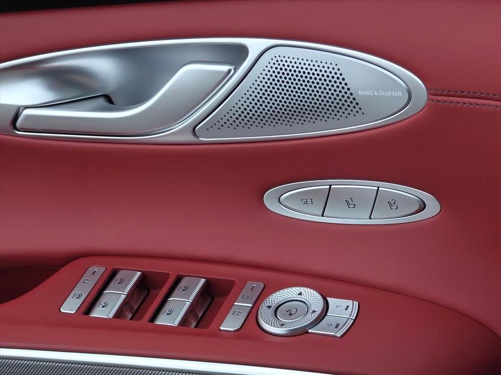 2026 GENESIS GV70 Sport Advanced - Photo 15