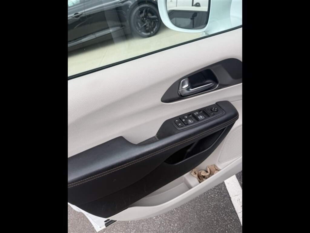 Used 2020 Chrysler Pacifica Touring Minivan/Van