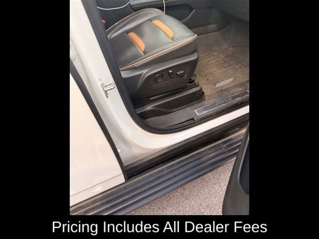 Used 2022 GMC Yukon XL AT4 SUV