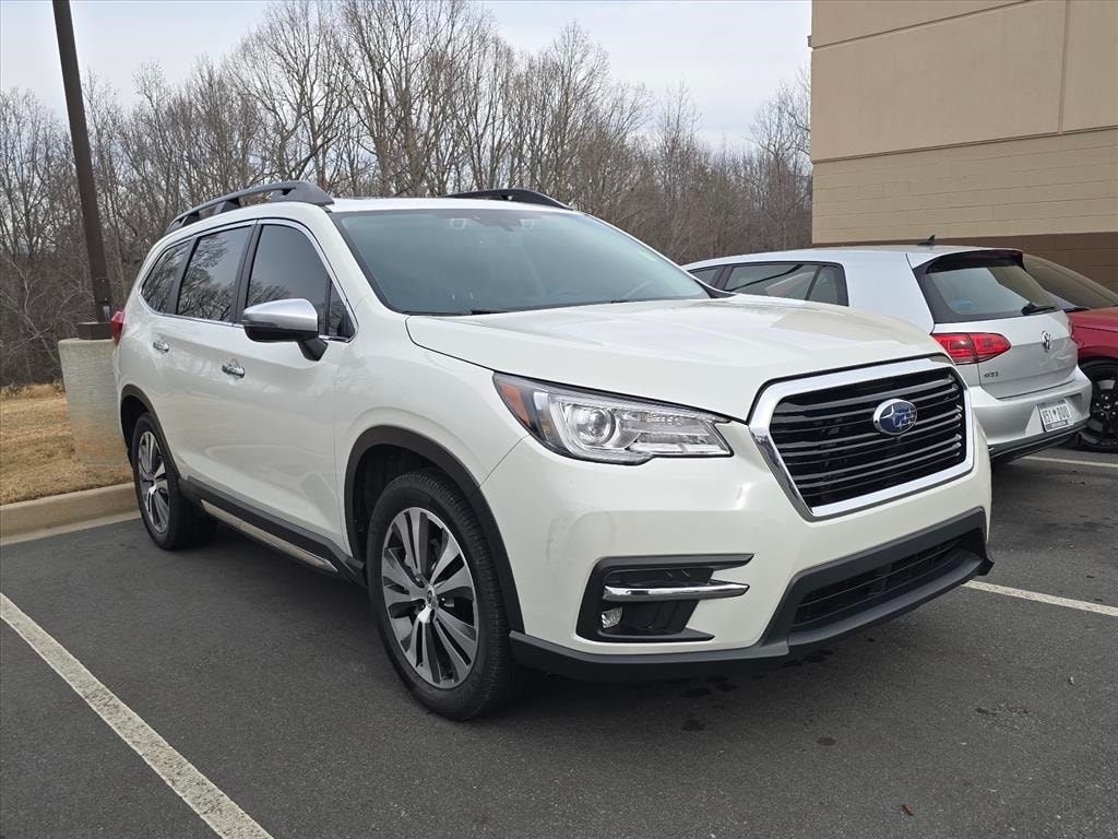 2022 Subaru Ascent Touring's photo